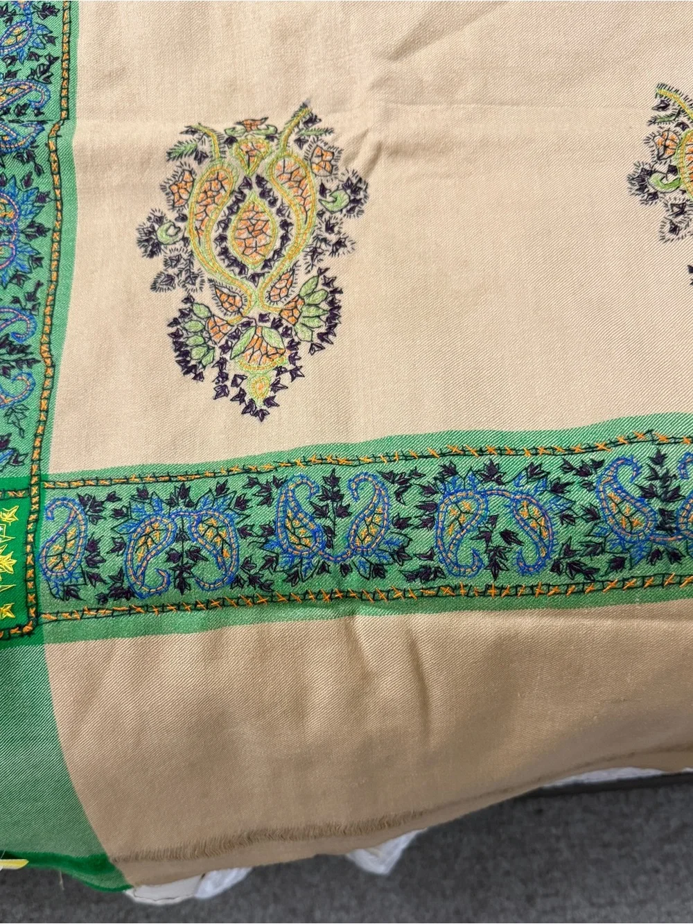 Highly unusual bi-color Shawl, green woven Border Scarf intricate embroidery